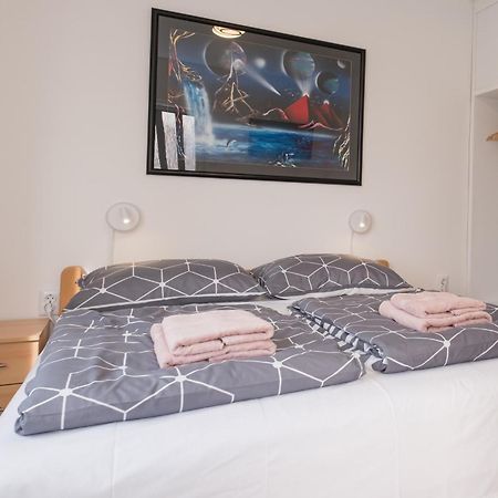 Apartments Lovorik Krk Town Exterior foto