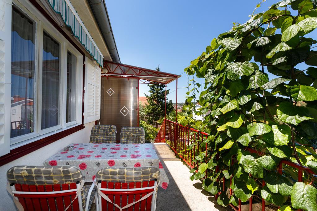 Apartments Lovorik Krk Town Exterior foto